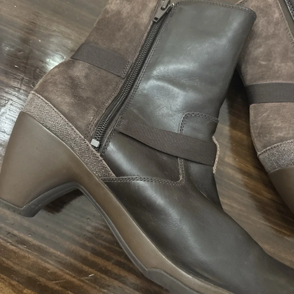 Merrell Women's Evera Fade Espresso Heeled Ankle Boots - Size 10US